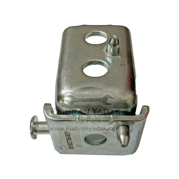 لولا پایین درب چپ تارا ایساکو